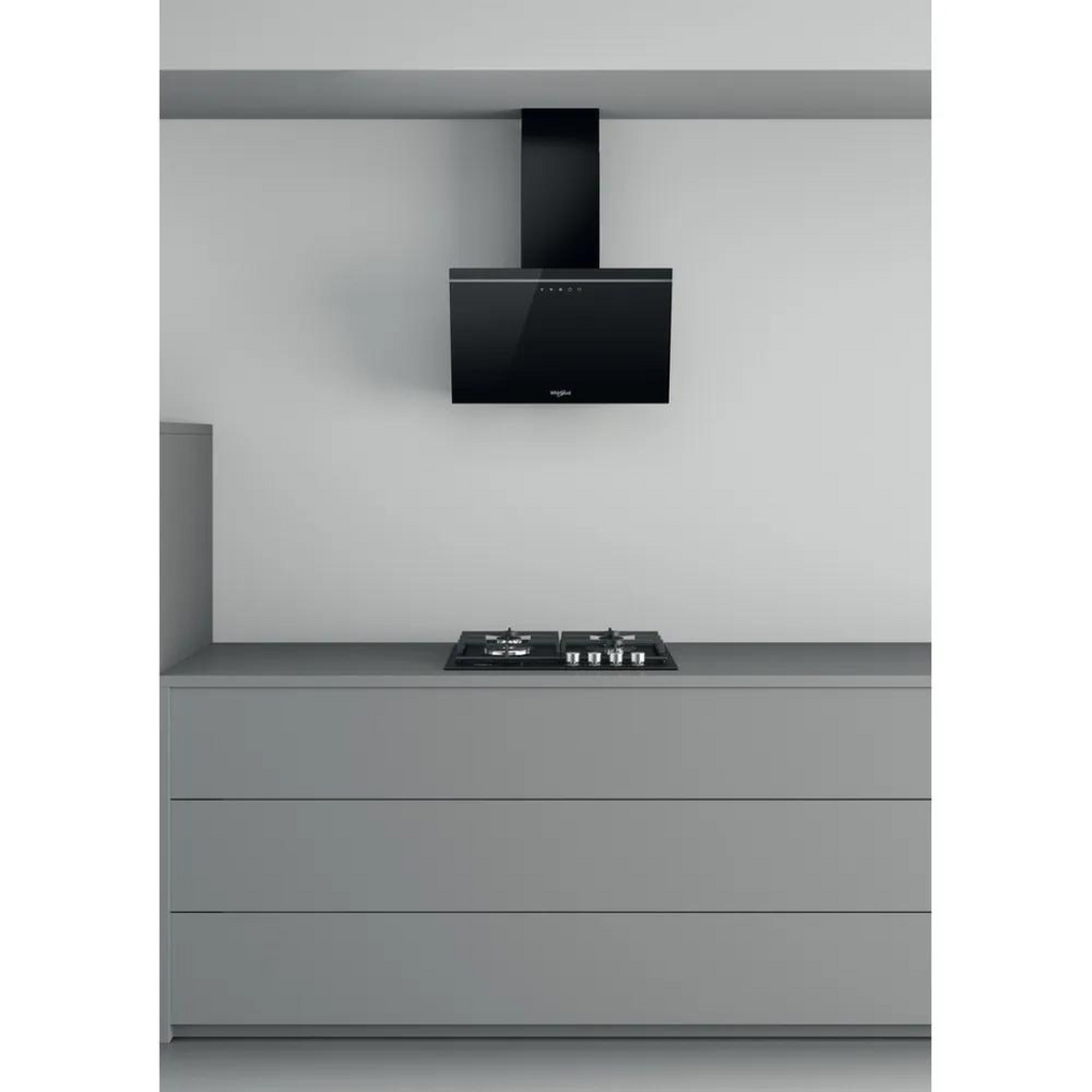 Hotte Whirlpool AKR62FLTK avec filtre et commandes visibles, vue de face, en accessoires de cuisine.