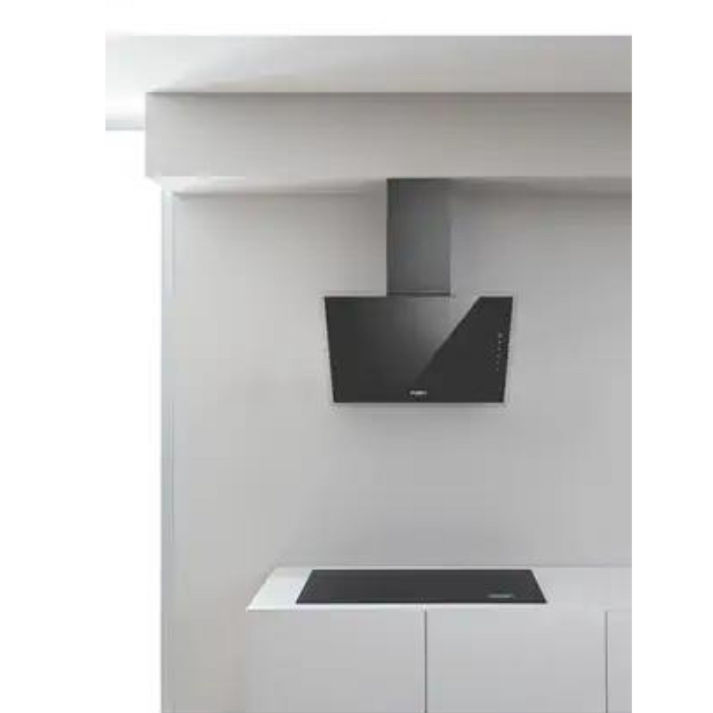 Hotte Whirlpool WHVF63FLTK, accessoire pour cuisine, vue de face avec filtre et commandes visibles.