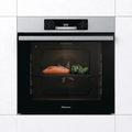 Accessoires pour four Hisense BI62216AX, vue de l'intérieur avec composants et boutons de commande visibles.