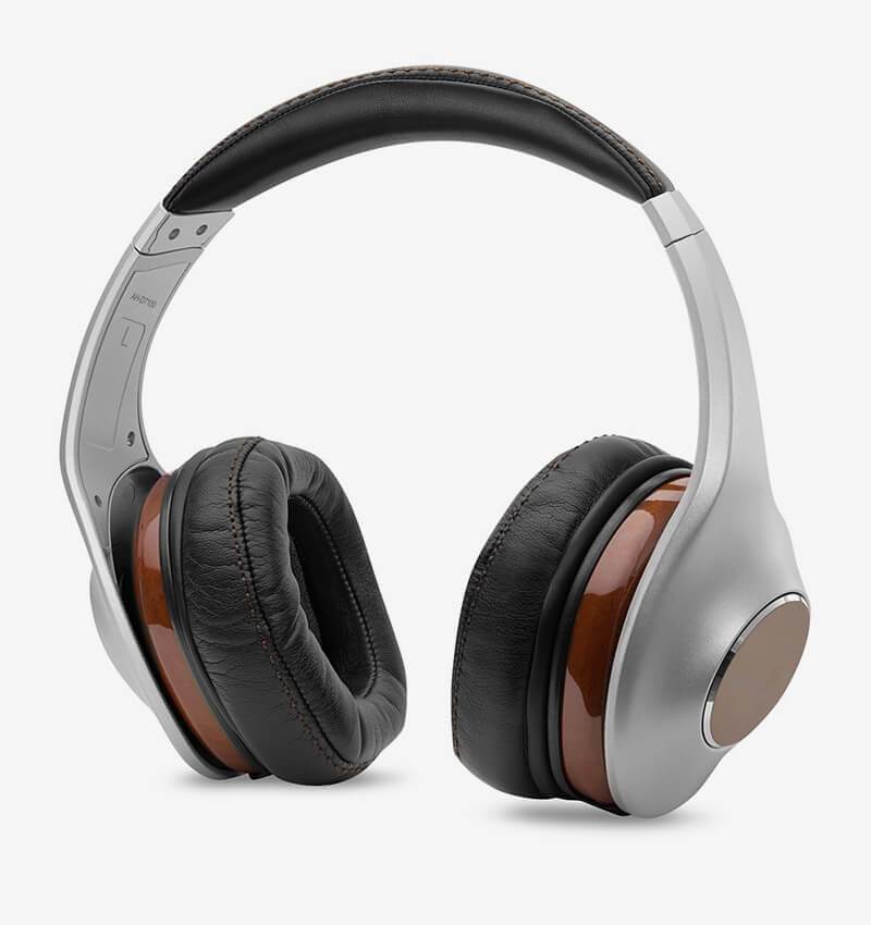Casque de musique tout-en-un Accessories avec coussinets confortables et design moderne, vue de face sur fond blanc.